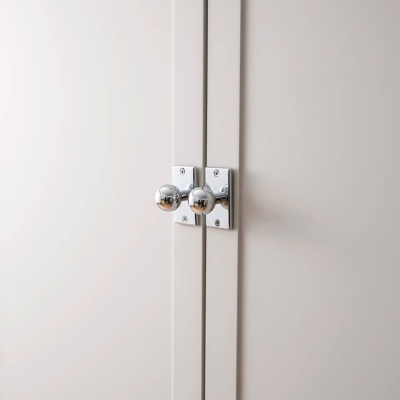 Alter Knopf und Zugstange