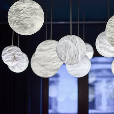 Lampada a sospensione personalizzabile in alabastro Yue