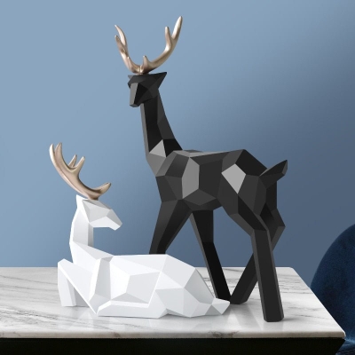 Handgefertigte Rentierfiguren von Cervidae