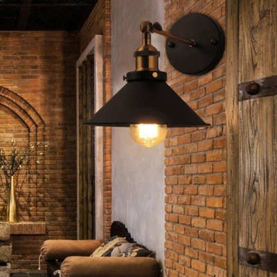 Lampada da parete antica