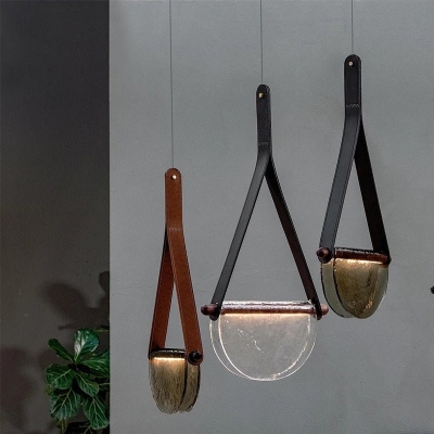 Lampada a sospensione in pelle Avgi